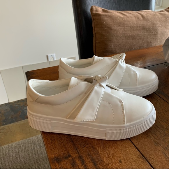 White Sneakers with Bow - Picture 3 of 4